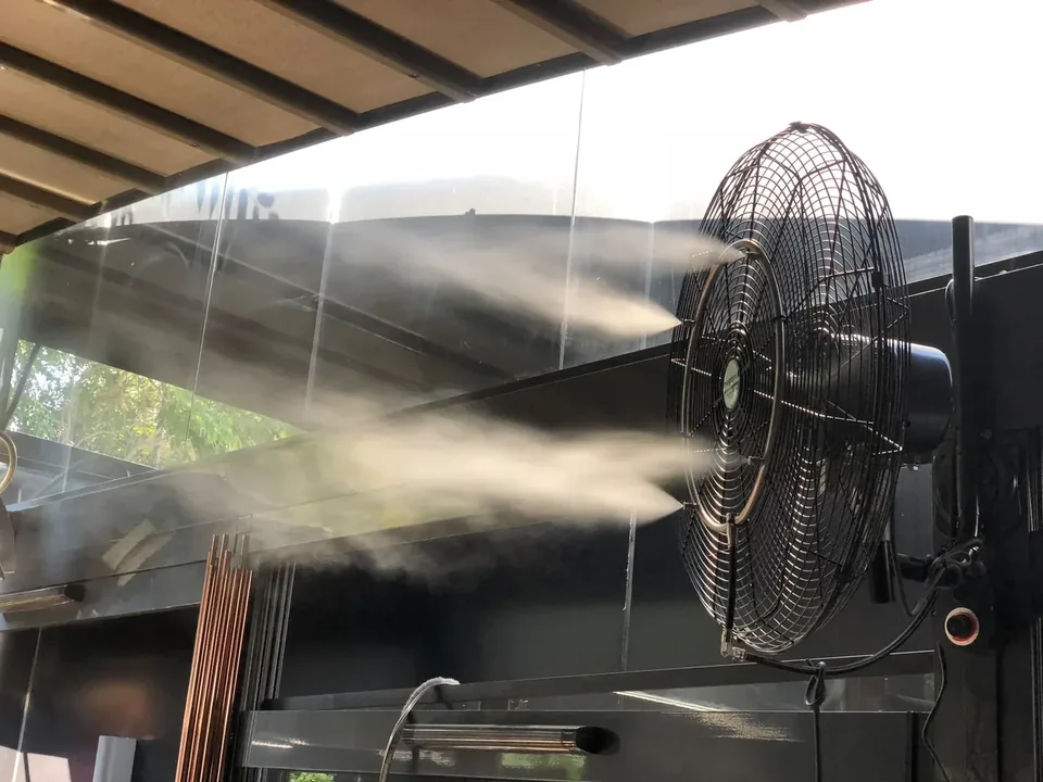 Sanayi Tipi Vantilatör Kafe Açık Alan Uygulaması | Avrupa Misting Sanayi tipi vantilatör kafe ve açık alan profesyonel serinletme uygulaması